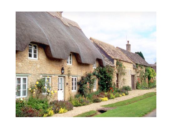 女子旅におすすめ♪コッツウォルズの村 1日観光ツアー　マナーハウスのアフタヌーンティー手配可能＜貸切／日本語／ロンドン発＞