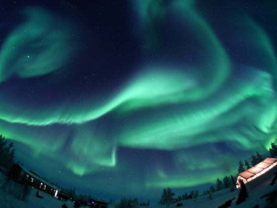 イエローナイフ オーロラ観賞ツアー　3～5日間パッケージで鑑賞率UP ＜8～4月／日本語または英語ガイド／イエローナイフ空港発＞