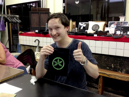 家紋グッズ作り 老舗の黒染め屋家紋工房で自分で選んだ紋を入れてみよう！＜京都市＞by 京都家紋工房 柊屋新七