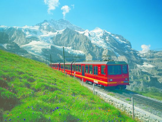 世界遺産ユングフラウヨッホ　日帰りツアー ＜英語ガイド／チューリッヒ発＞