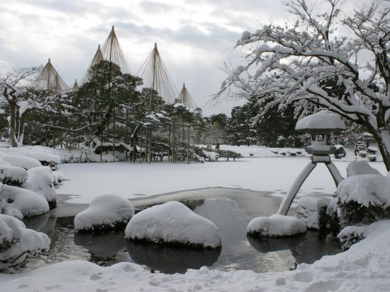 貸切観光タクシー ひがし茶屋街+兼六園 金沢の歴史散策の旅＜3時間／1～4名／金沢発着＞by 石川近鉄タクシー