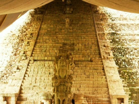 世界遺産コパン遺跡観光ツアー＜英語ガイド または 日本語アシスタント／グアテマラシティ発＞