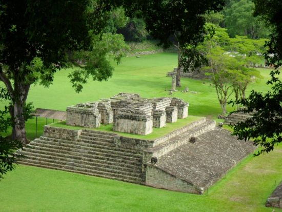 世界遺産コパン遺跡観光ツアー＜英語ガイド または 日本語アシスタント／グアテマラシティ発＞