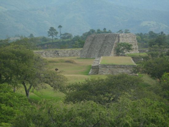 ミスコ・ビエホ遺跡観光ツアー＜日本語または英語ガイド／グアテマラシティ発＞
