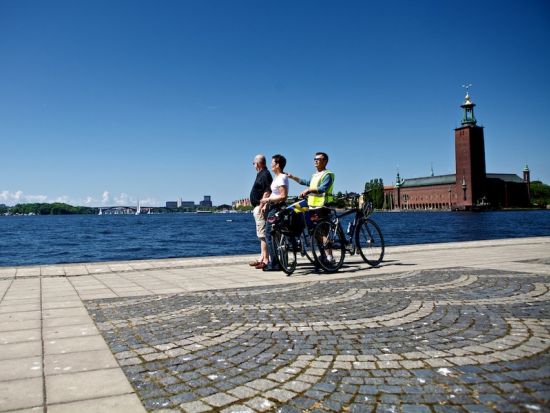 ストックホルム市内 自転車ツアー 地元っ子の目線で散策！＜4～11月中旬／午前または午後／ストックホルム発＞