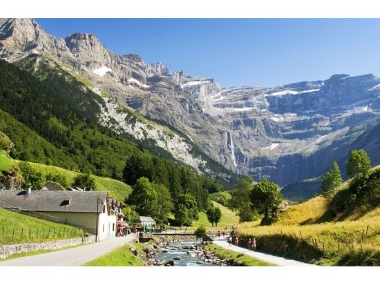 ピレネー山脈 1日観光ツアー　ビック＆ケラルブス＆ヌリア渓谷 ＜英語ガイド＞