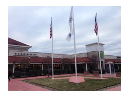 レンサムビレッジ・アウトレット　送迎サービス ＜滞在時間：約2時間50分／日本語ドライバー＞