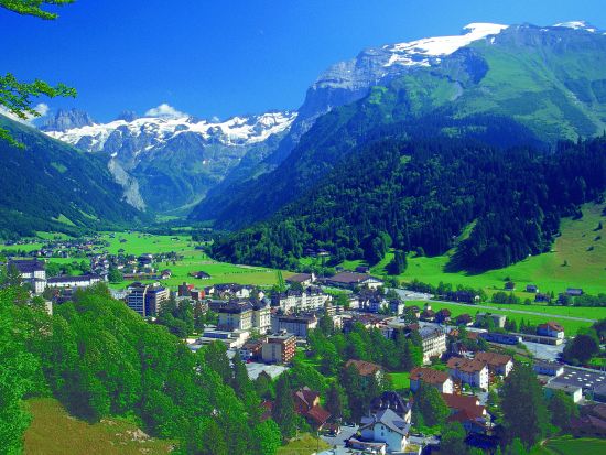 中央スイス アルプスの美しい村めぐりツアー　古都ルツェルン＆天使の里エンゲルベルク ＜チューリッヒ発＞
