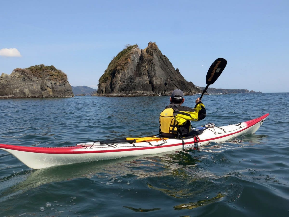 出島シーカヤックツアー 御前湾・出島を海から巡る旅＜女川町＞ | 宮城の観光&遊び・体験・レジャー専門予約サイト VELTRA(ベルトラ)