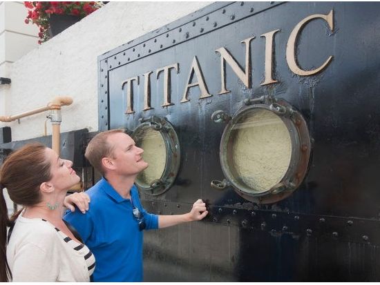 ブラーニー城＆港町コーブ　日帰りツアー ＜列車利用／英語ガイド／ダブリン発＞ by Railtours Ireland