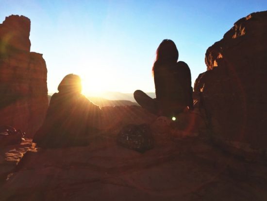 世界遺産グランドキャニオン　夕日鑑賞ツアー＜軽食付／日本語／セドナ発着＞