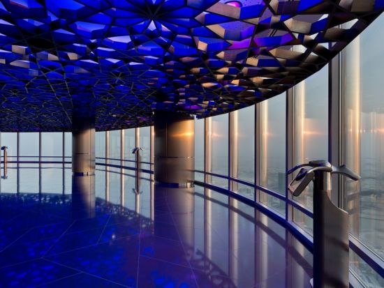 ブルジュ・ハリファ展望台「アット・ザ・トップ・シルバー（124・125階）」入場チケット＋ザ・カフェ