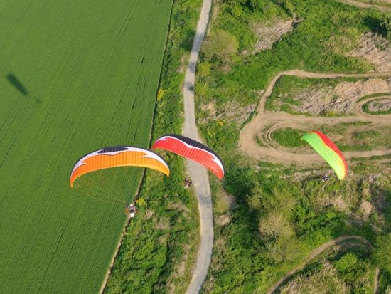 【即予約確定枠有り】パラグライダー 空の旅を満喫[エンジェル・ジップ スカイスポーツ/常総市]