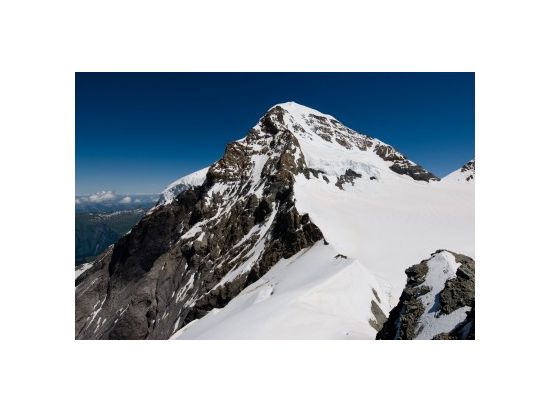 登山鉄道で行く！ユングフラウヨッホ展望台日帰りツアー　ヨーロッパで一番高い鉄道駅から世界遺産アレッチ氷河を鑑賞　列車チケット手配付きで気ままに個人旅＜ミラノ発＞