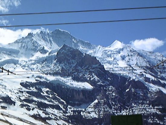 登山鉄道で行く！ユングフラウヨッホ展望台日帰りツアー　ヨーロッパで一番高い鉄道駅から世界遺産アレッチ氷河を鑑賞　列車チケット手配付きで気ままに個人旅＜ミラノ発＞