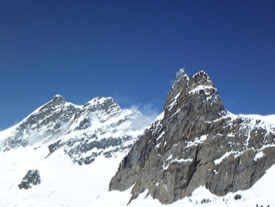 登山鉄道で行く！ユングフラウヨッホ展望台日帰りツアー　ヨーロッパで一番高い鉄道駅から世界遺産アレッチ氷河を鑑賞　列車チケット手配付きで気ままに個人旅＜ミラノ発＞