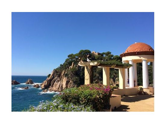 コスタ・ブラバ　1日観光ツアー ＜昼食＆1ドリンク付き／英語ガイド＞