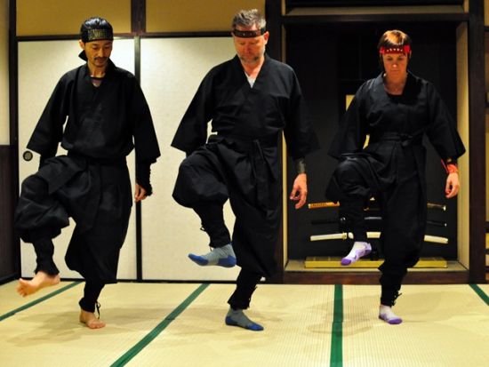 伊賀流 本格忍者修行体験 60分～ 写真撮影OK 選べる入門編＋初級編＜英語催行／京都市＞