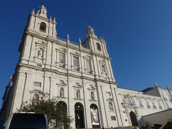 リスボン市内観光ツアー　泥棒市とアルファマ地区など選べるプラン！人気のトラム乗車付き＜午前／4時間／日本語ガイド／リスボン発＞