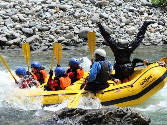Rafting di Sungai Tone: Cara Terbaik “Reset” Pikiran di Jantung Alam Gunma