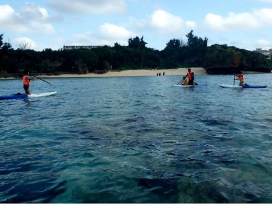 SUP(スタンドアップパドルボード) 　シュノーケル付きプラン等あり ＜恩納村＞by沖縄サーフガイド
