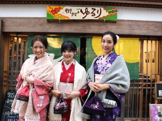 着物・浴衣着付け体験　約150着から好みの着物・浴衣を選べる　着付け後は修善寺温泉街をのんびり散策＜街ナビゆるり／伊豆市修善寺温泉＞