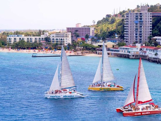 ドクターケーブビーチ発 ディクルーズ＆シュノーケリングツアー＜英語ガイド／モンテゴベイ発＞