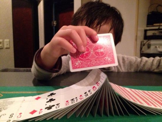 マジックショー カウンター越しのクロースアップマジックにハラハラドキドキ！＜夜／2時間飲み放題付あり／心斎橋＞