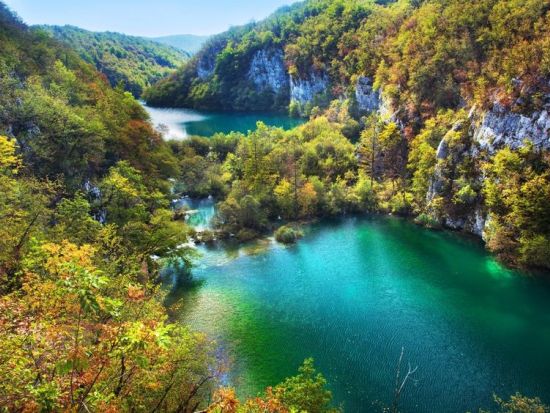 世界遺産プリトヴィッツェ湖群国立公園　日帰りプライベートツアー　昼食付きプランあり＜貸切／英語ガイド／ザグレブ発＞