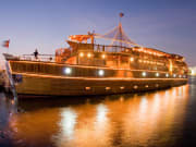 Dubai_Rustar Floating Restaurant_Dhow Ship