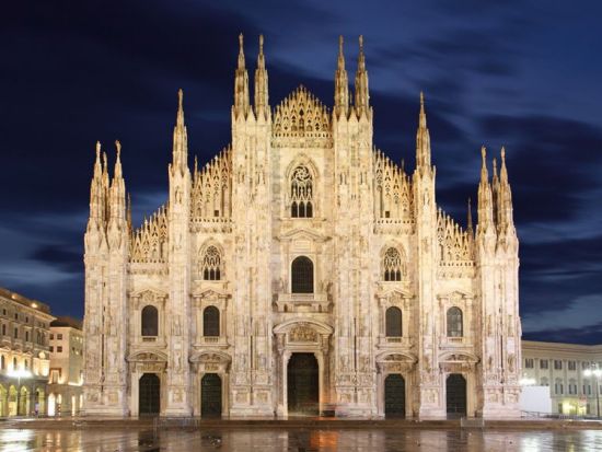 ミラノ市内ナイトツアー　トラム乗車＆アペリティーボ巡り＆夜景散策 ＜日本語ガイド＞by Max Harvest