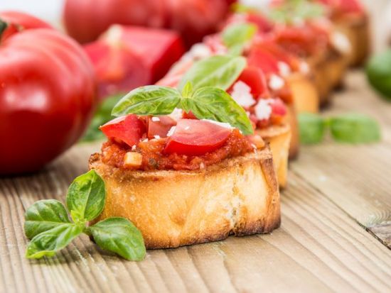 ミラノ市内ナイトツアー　トラム乗車＆アペリティーボ巡り＆夜景散策 ＜日本語ガイド＞by Max Harvest