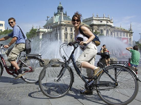 ミュンヘン市内サイクリングツアー ＜4～10月／英語ガイド／ミュンヘン発＞