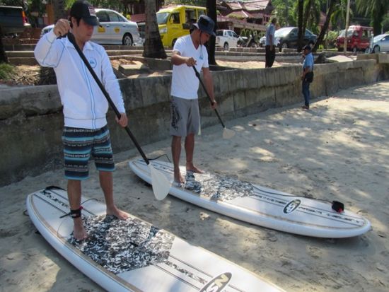 日本人インストラクターが懇切丁寧に指導！人気急上昇のSUP(スタンドアップパドル)体験＜11月～4月限定／ホテル送迎付＞