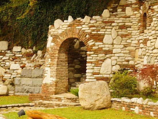 【プライベートツアー】ジョージアワインの産地・カヘティ地方 ワイナリー巡り＜車＋ガイド貸切／昼食付／トビリシ発＞