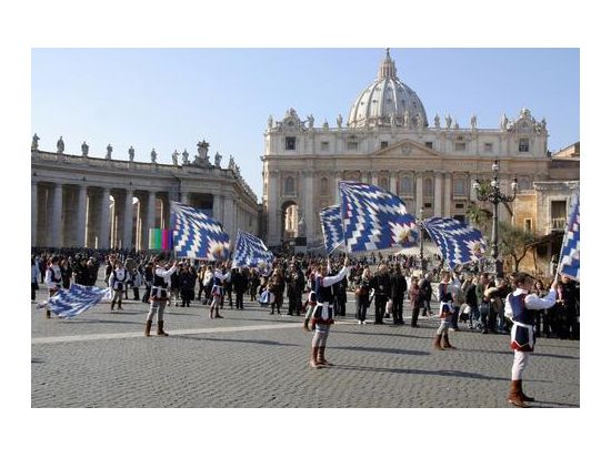 ヴァチカン市国 ローマ教皇の謁見半日ツアー＜午前／水曜催行／英語ガイド／混載＞