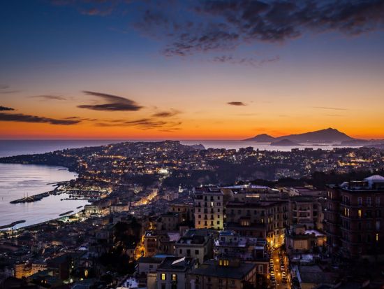 【プライベートツアー】世界三大夜景を鑑賞！ナポリの夜景 3時間観光＜車貸切／ナポリ発＞ by Zenzero
