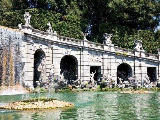 【プライベートツアー】イタリアのヴェルサイユ宮殿！世界遺産カゼルタ宮殿 観光ツアー＜車＋ガイド貸切／午前／日本語／ナポリ発＞ by Zenzero