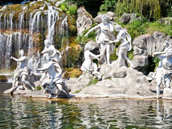 【プライベートツアー】イタリアのヴェルサイユ宮殿！世界遺産カゼルタ宮殿 観光ツアー＜車＋ガイド貸切／午前／日本語／ナポリ発＞ by Zenzero