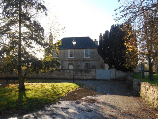 バンプトン＆コッツウォルズ 日帰りツアー 英ドラマ『ダウントン・アビー』ロケ地訪問 ＜貸切／日本語ドライバー／ロンドンまたはオックスフォード発＞