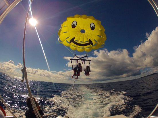 水納島体験ダイビング＋パラセーリング　海上と海中で水納島の絶景を満喫！＜ボート／1ダイブ／半日または1日／本部町発＞