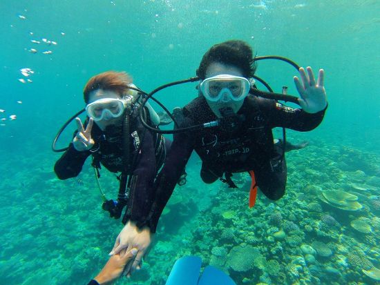 水納島体験ダイビング＋シュノーケリング　透明度抜群の水納島で人気のアクティビティをセットで体験！＜ボート／1ダイブ／半日または1日／本部町発＞