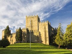Guimaraes_Carristur_Guimaraes_Castle