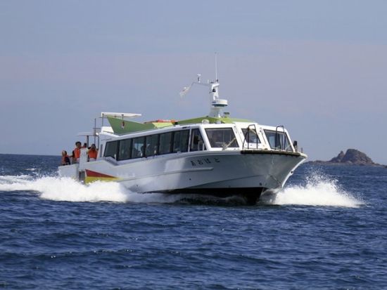 小樽海上観光船 ～赤岩航路～ 赤岩海岸の景勝を船上クルーズから鑑賞＜4～7, 9～10月／45分／小樽港発／小樽市＞