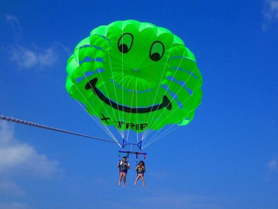 水納島パラセーリング　シュノーケリングで水納島の青く透明な海を満喫＜半日または1日／本部町発＞
