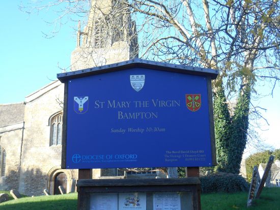 バンプトン＆コッツウォルズ 日帰りツアー 英ドラマ『ダウントン・アビー』ロケ地訪問 ＜貸切／日本語ドライバー／ロンドンまたはオックスフォード発＞