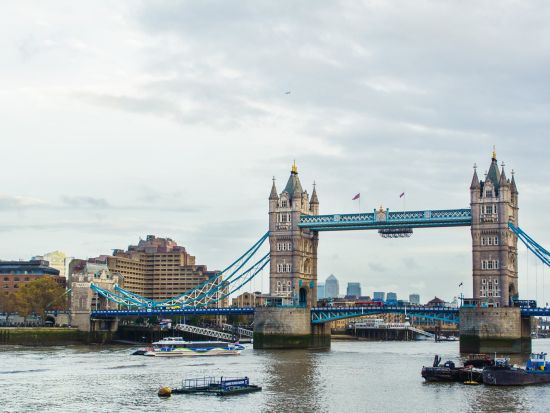 ロンドン食べ歩き7か所！人気のバラ・マーケットとパブを巡る ロンドンブリッジ グルメ＋観光ウォーキングツアー＜英語／少人数制／３時間＞