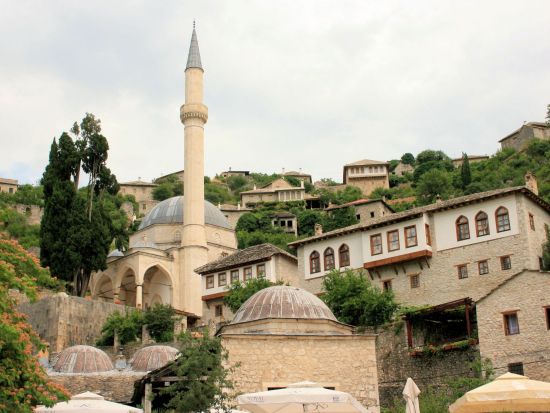 ボスニア・ヘルツェゴビナ 世界遺産モスタル＋メジュゴリエ＋ポチテリ 1日観光ツアー＜英語ドライバー／ドブロブニク発＞