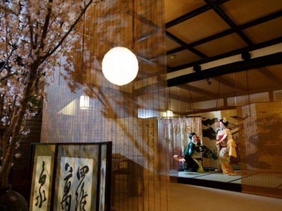 【夜 催行】舞妓さん鑑賞＋会席料理＋飲み放題付  築160年の老舗高級料亭「東観荘」で旬の京料理とお酒を堪能＜お部屋貸切／撮影自由／最大40名様＞