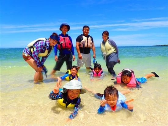 シーカヤックツアー 無人島ピクニック＆シュノーケリング 3歳～参加OKで家族旅行におすすめ＜恩納村＞by アースシップ沖縄